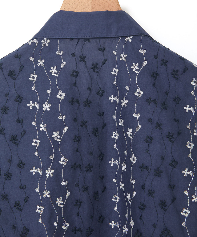 ツタ刺繍 スキッパー ブラウス