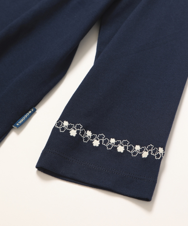 刺繍キーネックカットソー