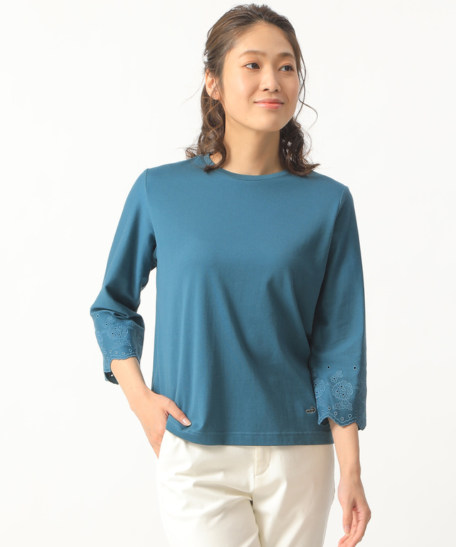 袖スカラップ刺繍プルオーバー