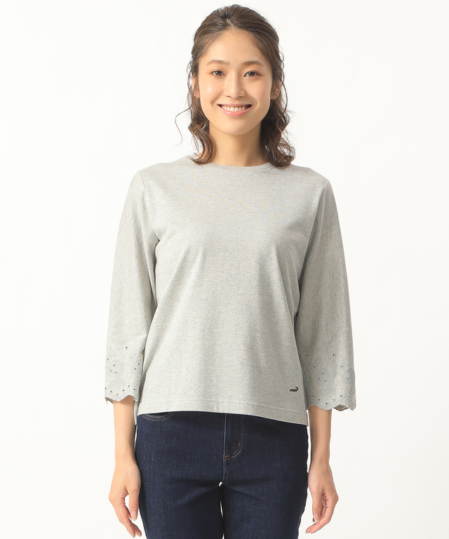 袖スカラップ刺繍プルオーバー