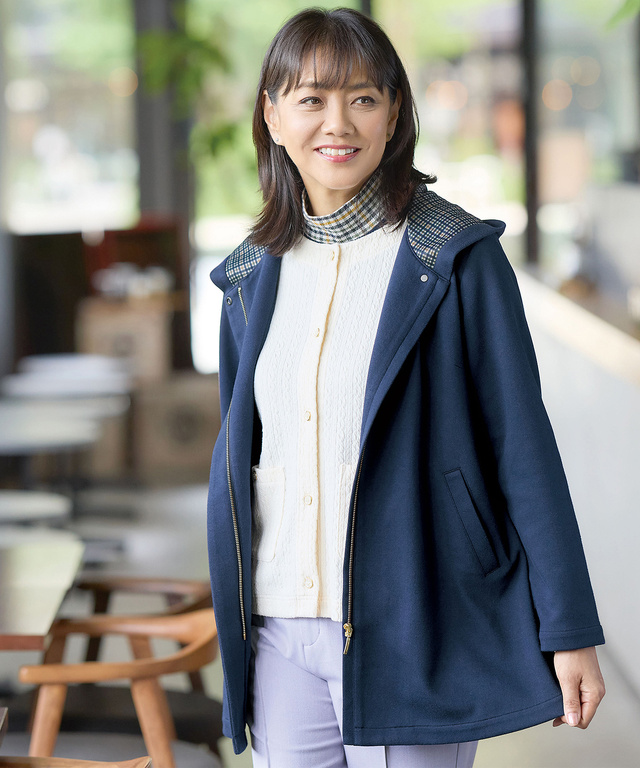 お値下げしました。クロコダイルのフード付きコート レディース】フードつきが嬉しい 長く着られる冬アウター