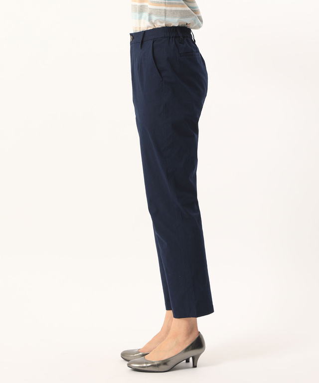 テーパードストレッチパンツ
