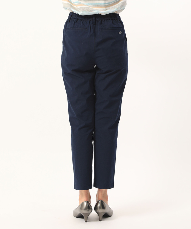 テーパードストレッチパンツ