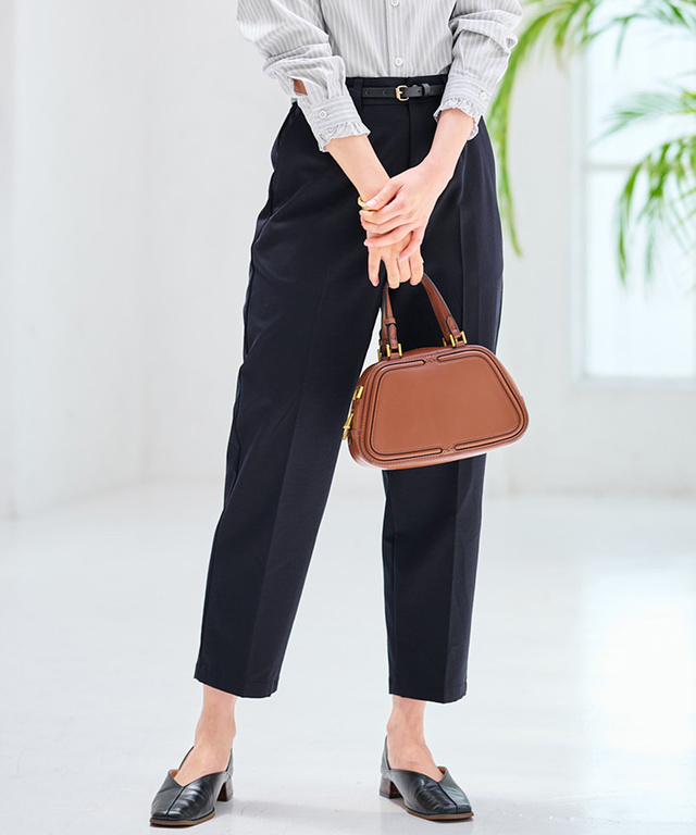 センタープレス テーパード パンツ