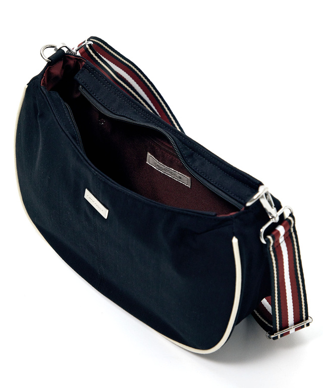 三日月形 ショルダー バッグ