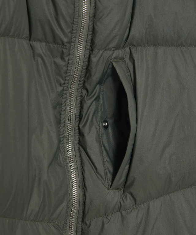 フード付き ダウン ジャケット