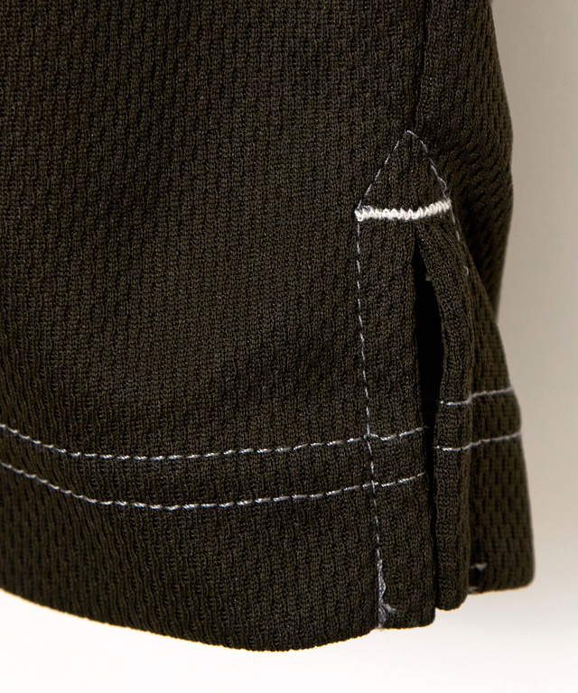 ロゴ刺繍 ステッチ ポロシャツ