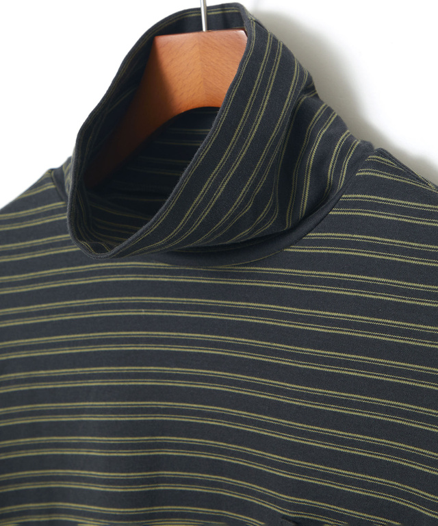 スムース素材 タートルネック カットソー