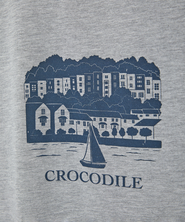 ブリストル グラフィックプリント Tシャツ