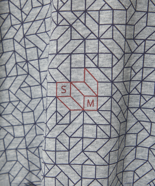 スムース 幾何学 ロゴプリント Tシャツ