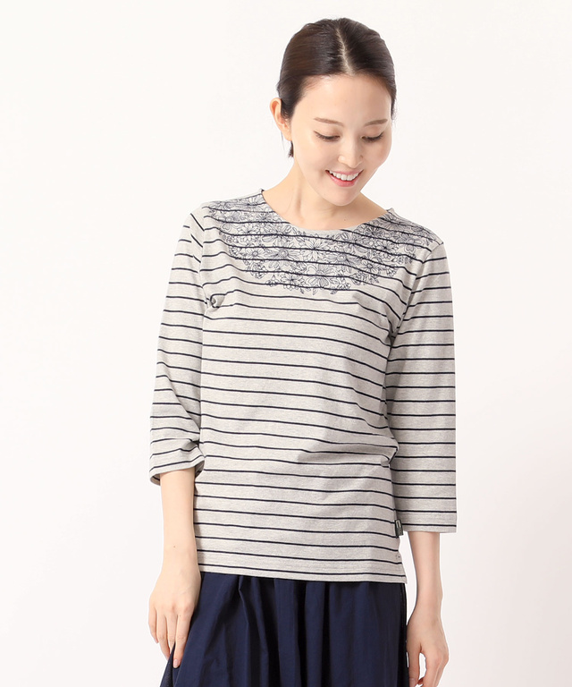 刺繍クルーネックTシャツ