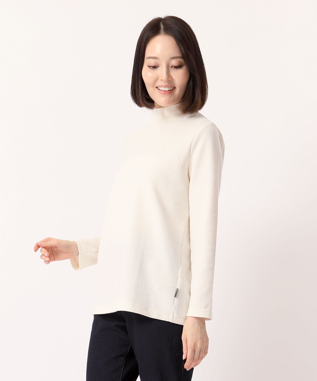 地柄ハイネックTシャツ