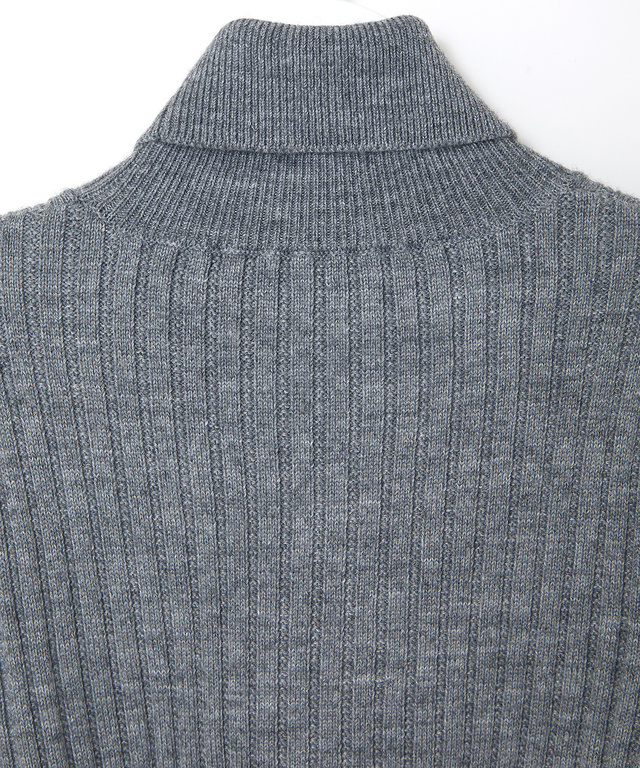 ロゴライン  タートルネック リブ ニット