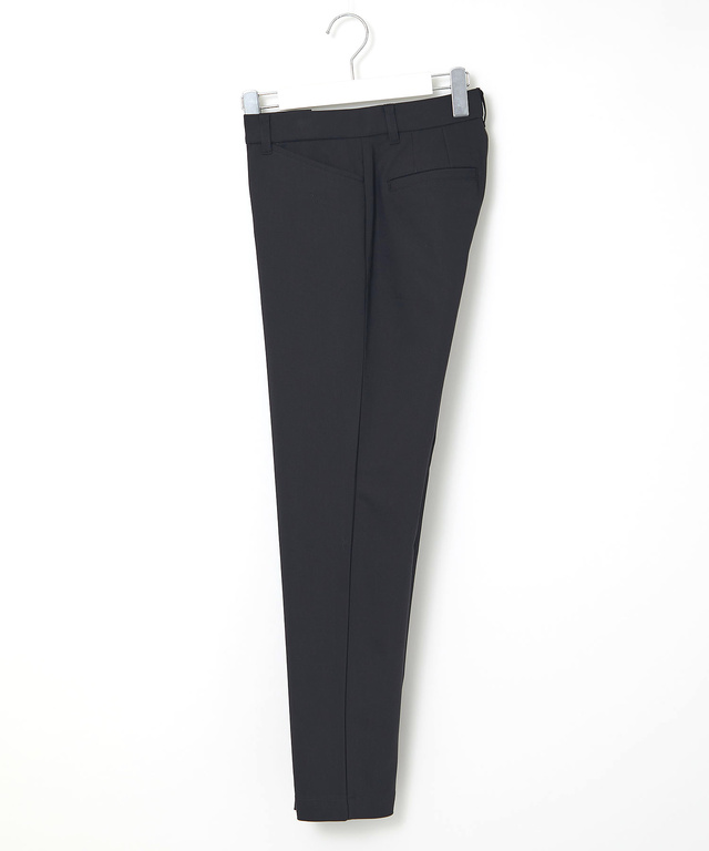 ストレッチ テーパードパンツ