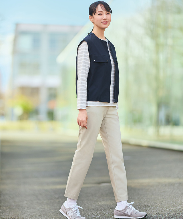 ストレッチ テーパードパンツ