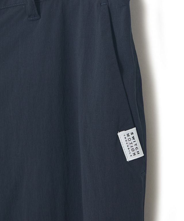 テーパード シルエット パンツ