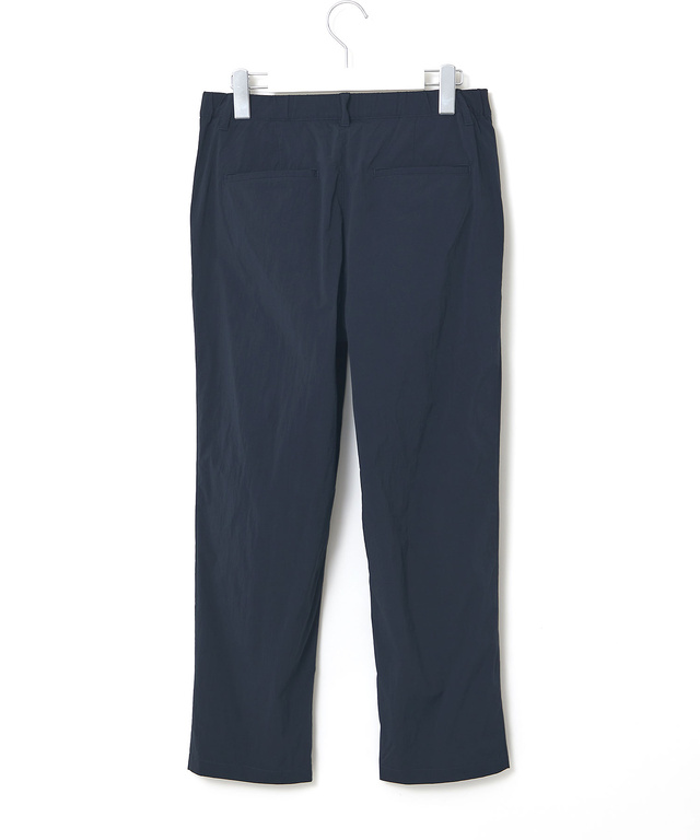 テーパード シルエット パンツ