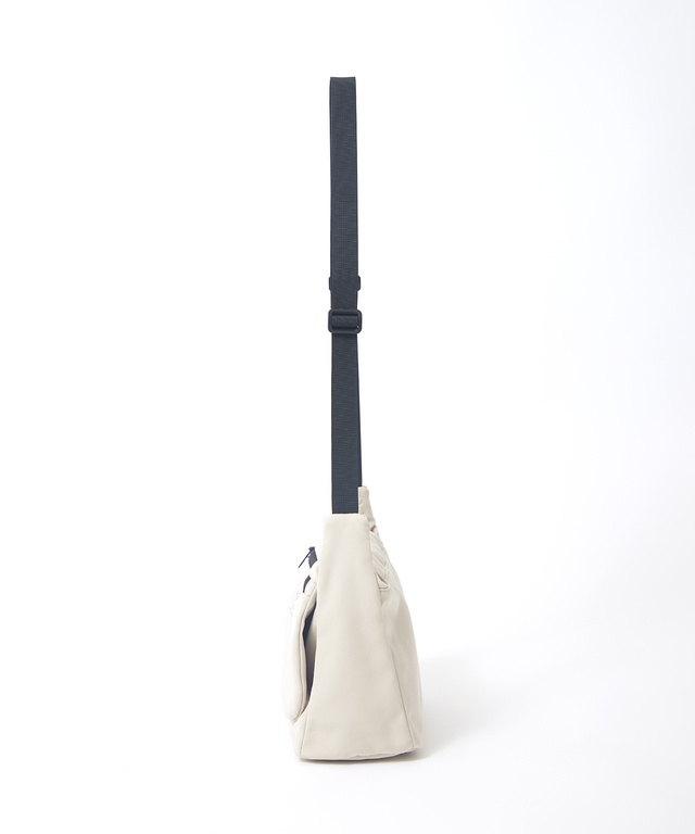 ロゴプリント フラップ ショルダーバッグ