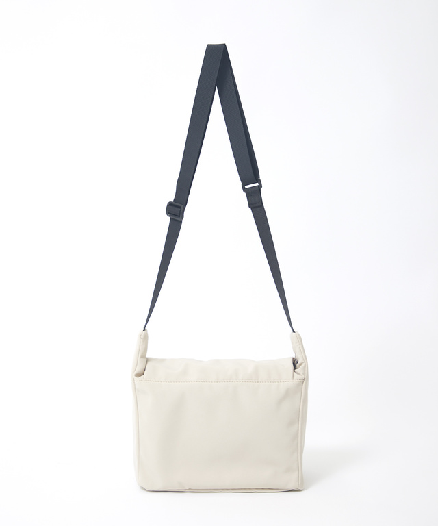 ロゴプリント フラップ ショルダーバッグ